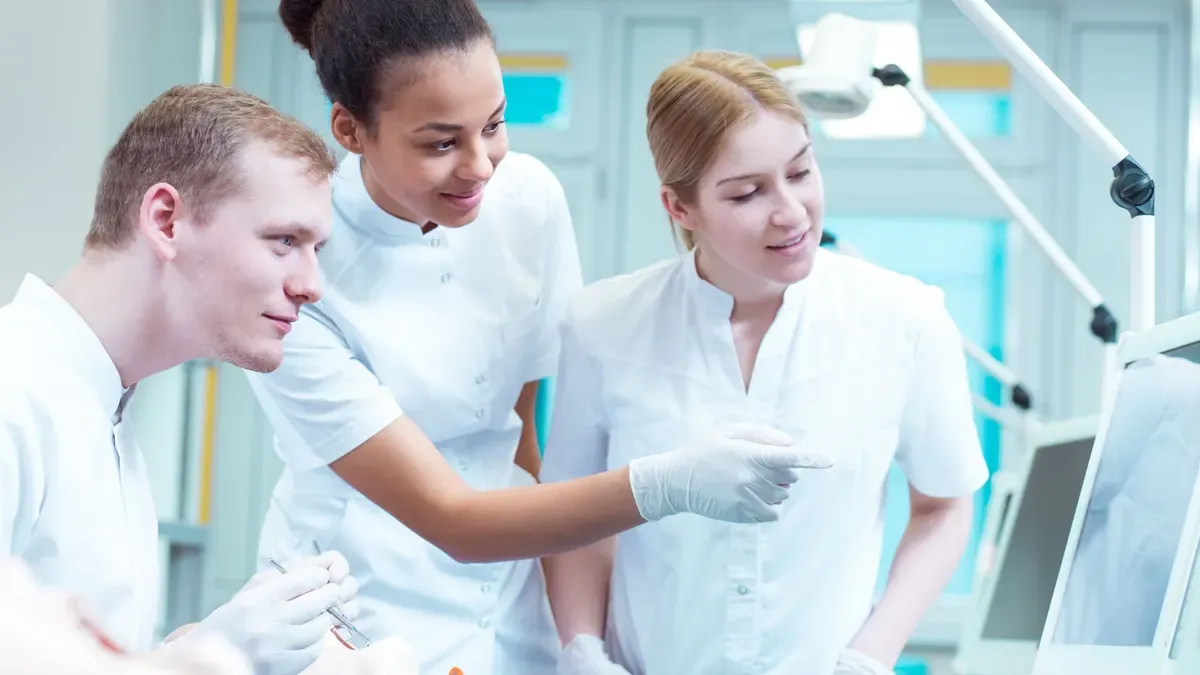O que faz um instrumentador em odontologia?