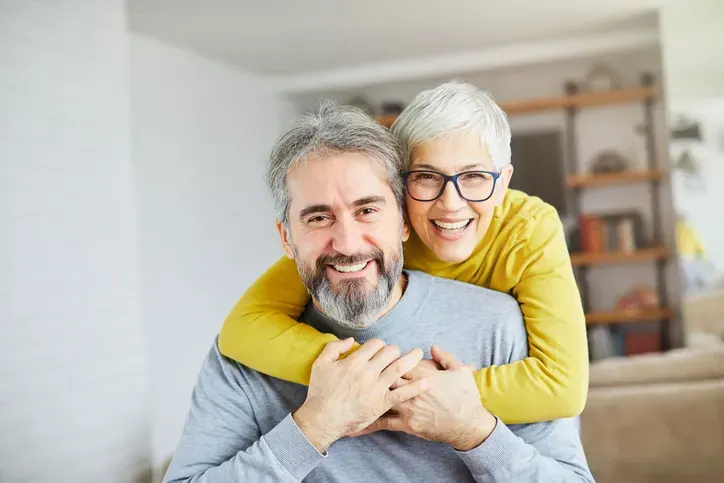 Por que nosso sorriso envelhece? Veja 3 mudanças