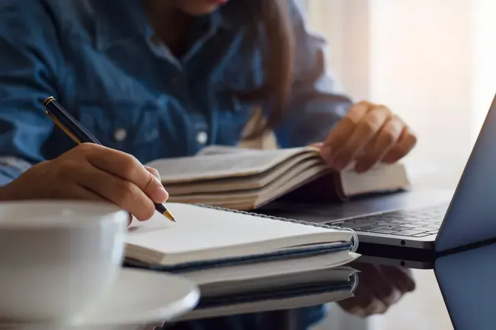 Setembro: veja os concursos públicos do mês para ASB